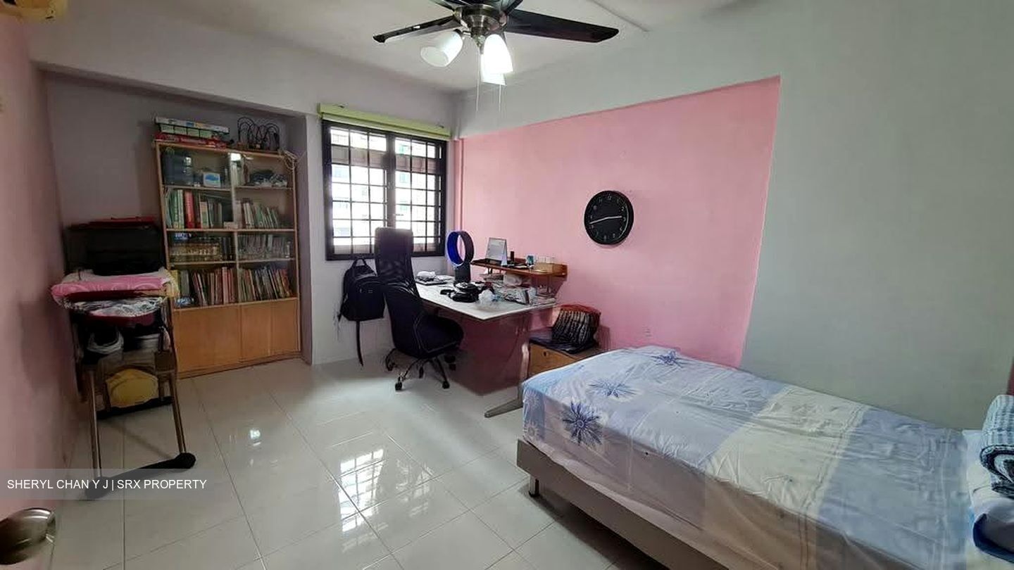 Blk 107 Jurong East Street 13 (Jurong East), HDB Executive #623700791